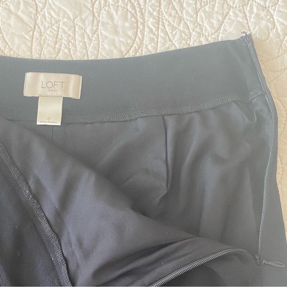 Women’s LOFT Black Ruffled Mini Skirt - size 0 - Picture 2 of 12